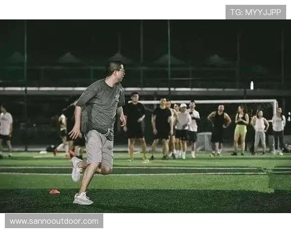 南京飞盘队的节奏变革引发热议探索新风潮与团队精神的结合 南京飞盘队的节奏变革引发热议探索新风潮与团队精神的结合