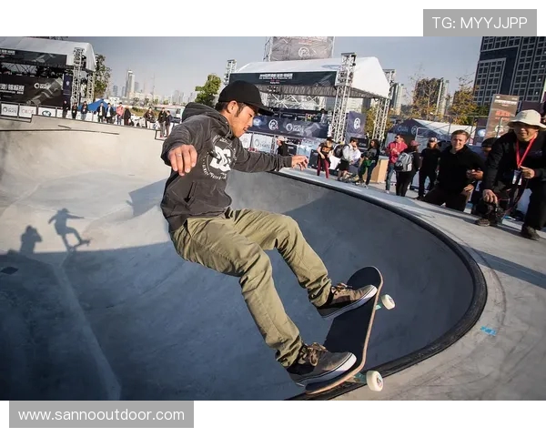 杭州攀岩队在滑板精英赛中以64分稳居积分榜首位