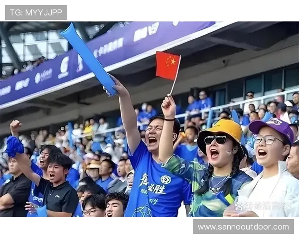 中超激战重庆队迎战江苏队双方全力争胜展现足球魅力与团队精神