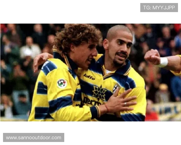 克罗托与博洛尼的激烈对决揭示意甲新赛季的竞争格局