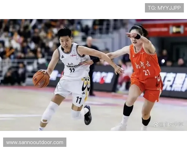 广州篮球队意识变革引发热议球员心态与战术创新的双重转变